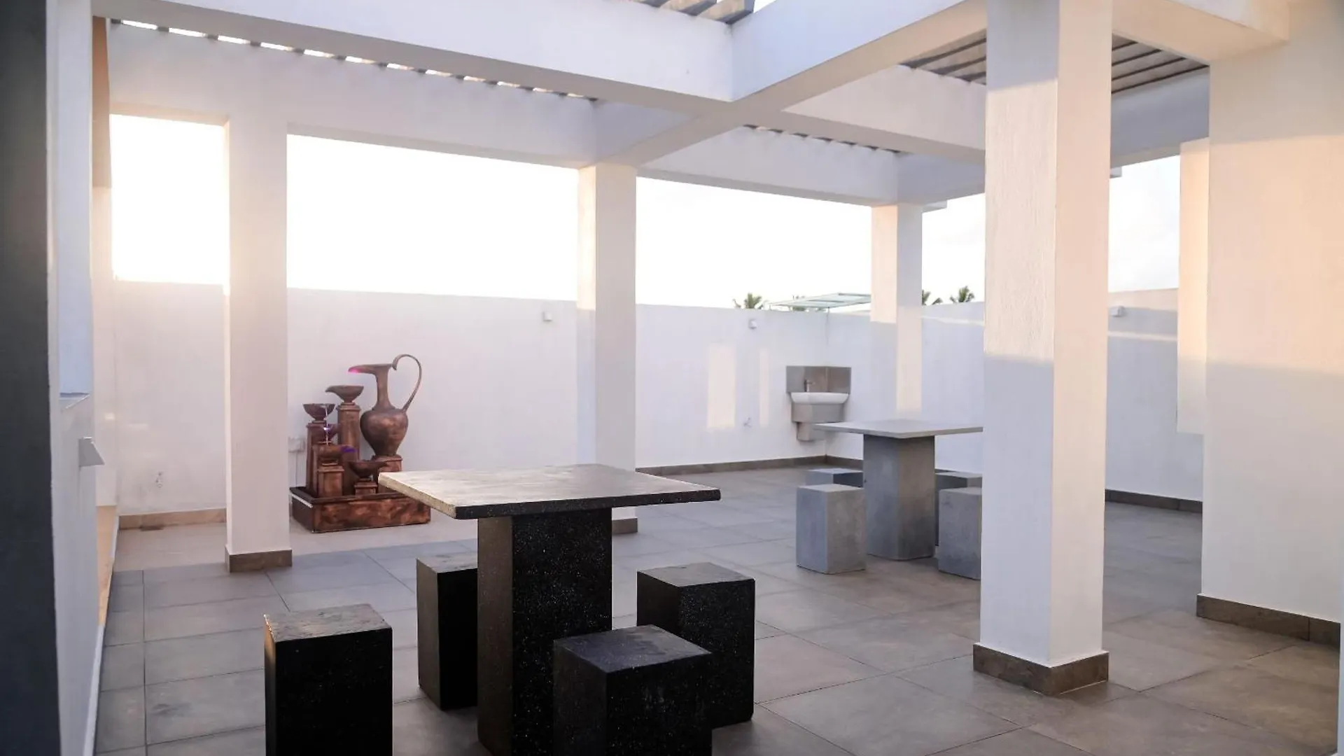 Oaks Pearl Apartment Negombo