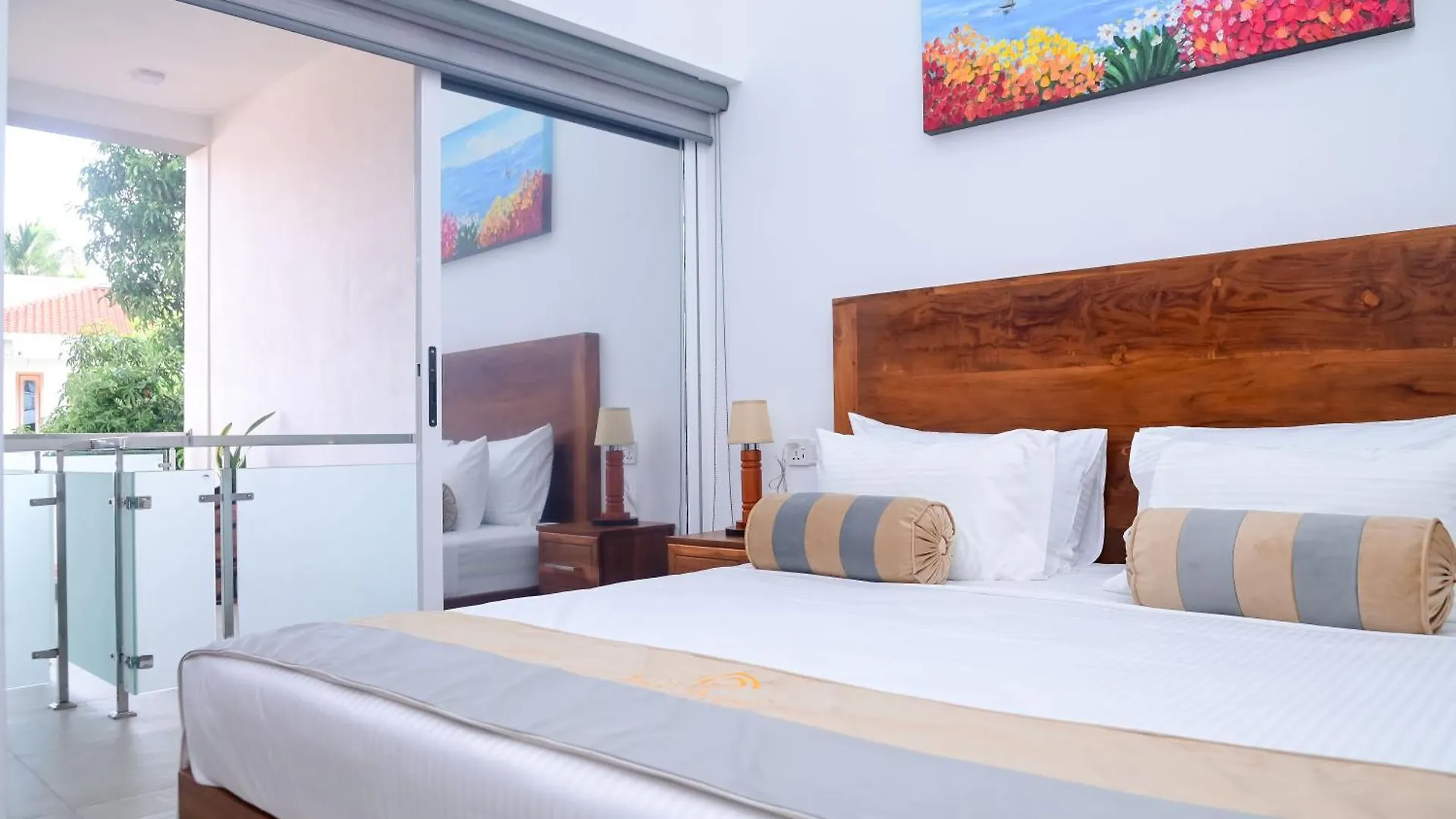 Oaks Pearl Apartment Negombo