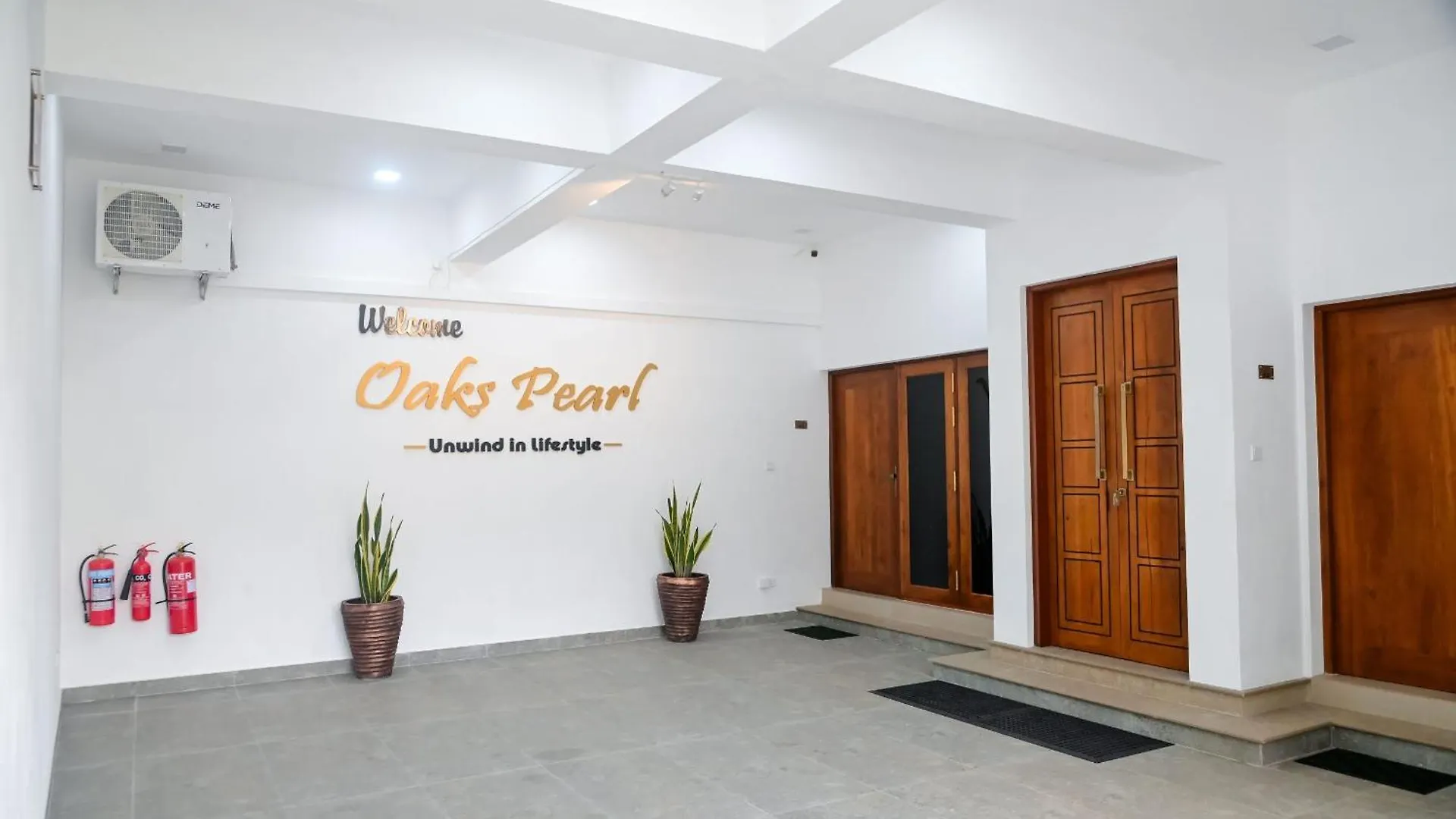 Oaks Pearl Apartment Negombo